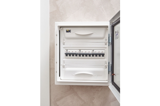 ARMAT Автоматический выключатель M06N 4P B 20А IEK