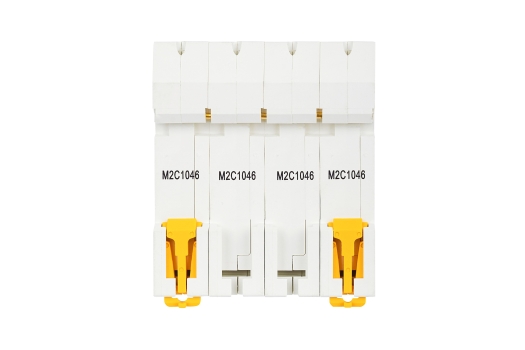 ARMAT Автоматический выключатель M06N 4P C 10А IEK