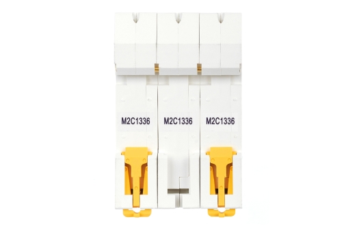 ARMAT Автоматический выключатель M06N 3P C 13А IEK