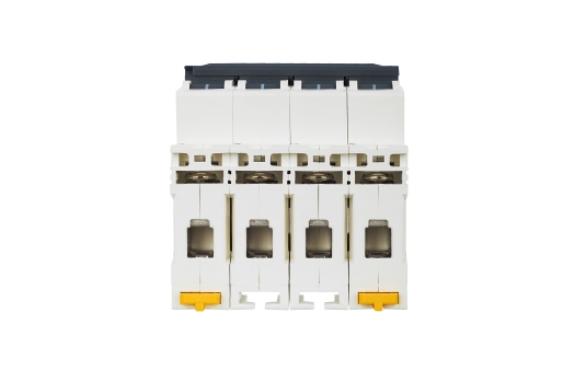 ARMAT Автоматический выключатель M06N 4P C 13А IEK