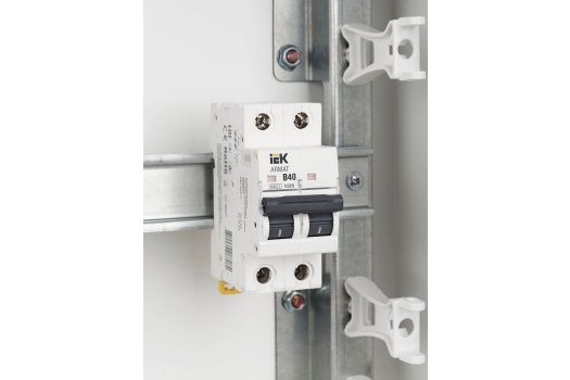 ARMAT Автоматический выключатель M06N 2P B 40А IEK
